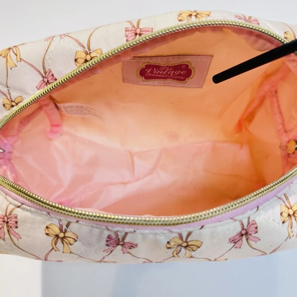 NWT The Vintage Cosmetic Co Lot of‎ 3 Makeup Bags Plastic & Quilted Pink Bows